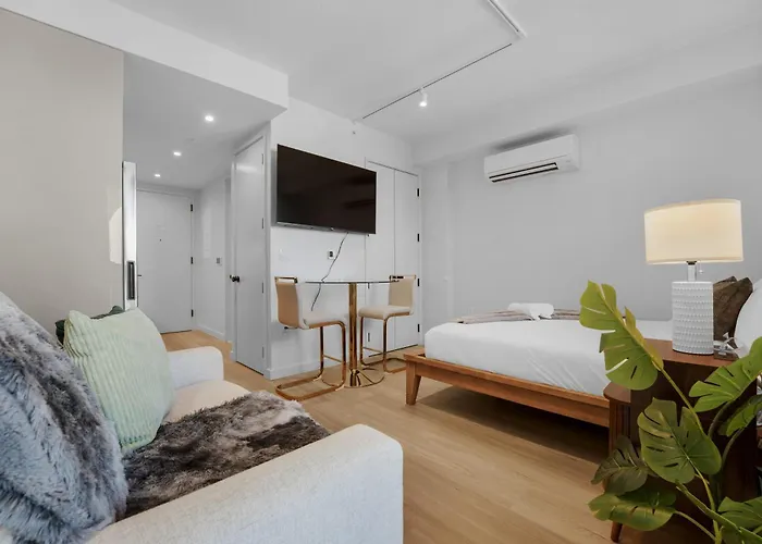 Stylish Brooklyn Retreat - Steps To G Train