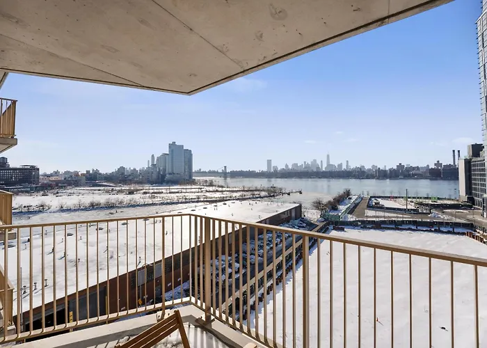 Stylish Brooklyn Retreat - Steps To G Train