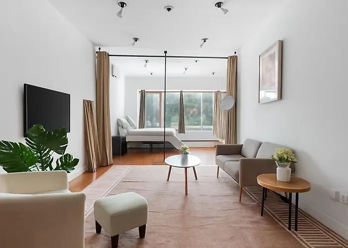 Upper East Side Luxury 3Br 2B 1700 Square Feet