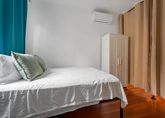 Upper East Side Luxury 3Br 2B 1700 Square Feet